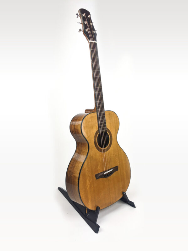 Richmond Guitars Jumbo Parlor