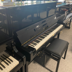 Second Hand Yamaha SU131S Upright Piano, Polished Black, c. 2003